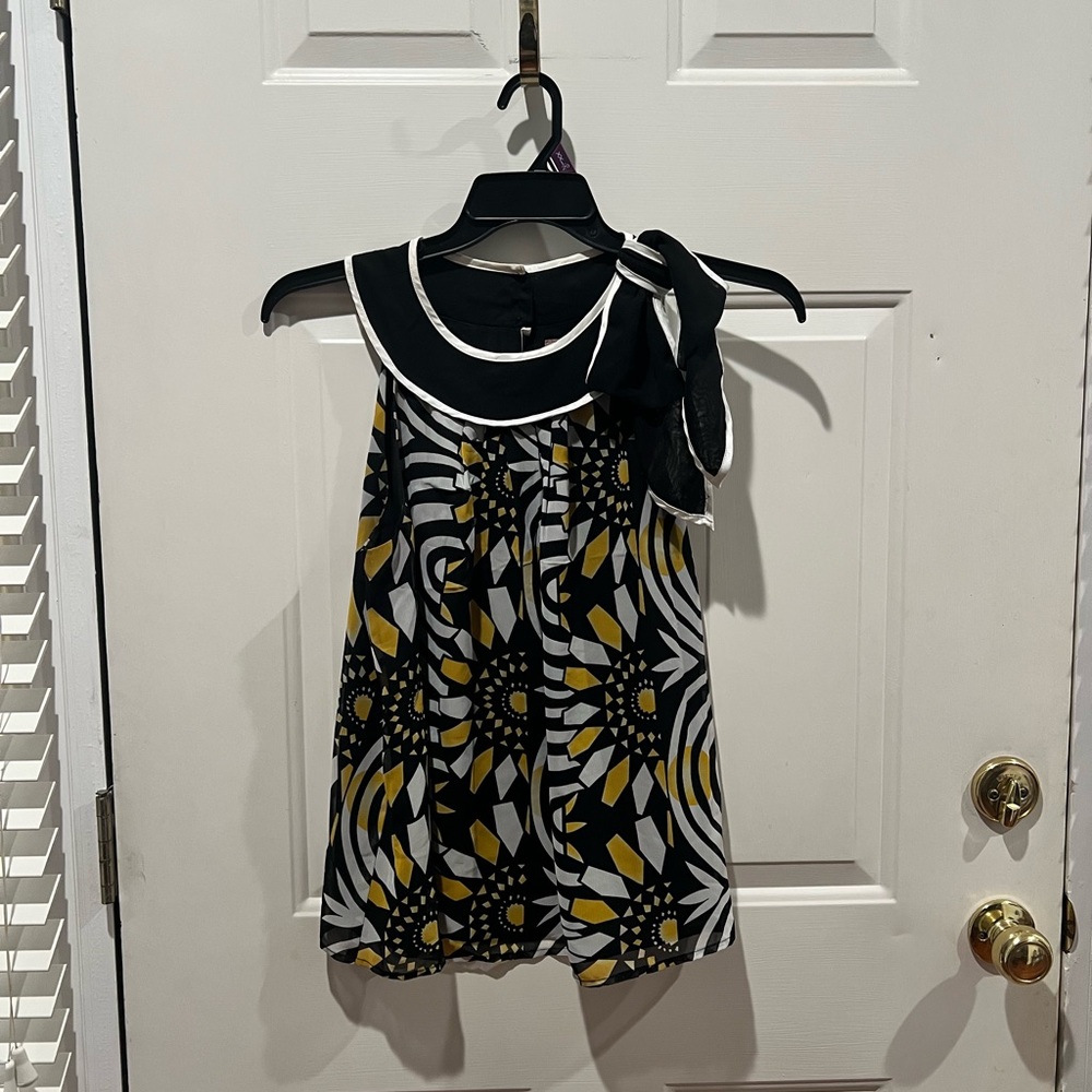 Misty & Max Black and Yellow Geometric Blouse